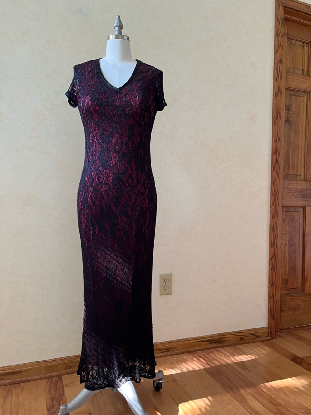 Vintage 90s Y2K Breakin’ Loose Bodycon Vampire V-Neck Maxi Lace Overlay Dress